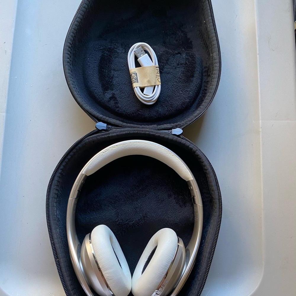 Samsung Level On Pro Wireless Headphones EO-PN920